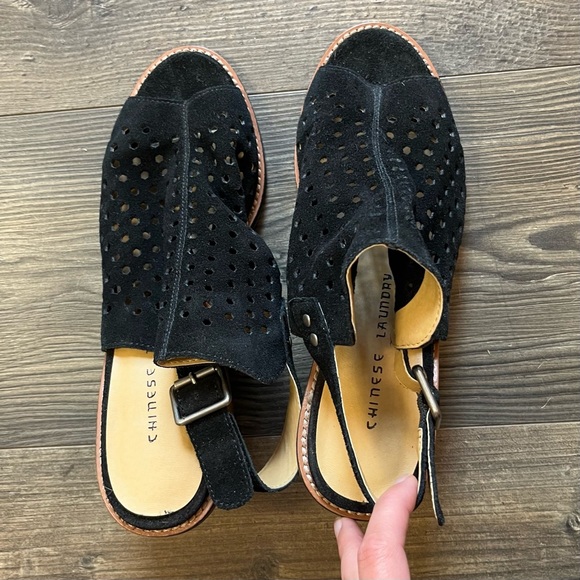 Chinese Laundry Cutout Heeled Sandals - Picture 4 of 4